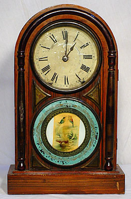Venetian mantel clock with grained finish and original unusual tablet